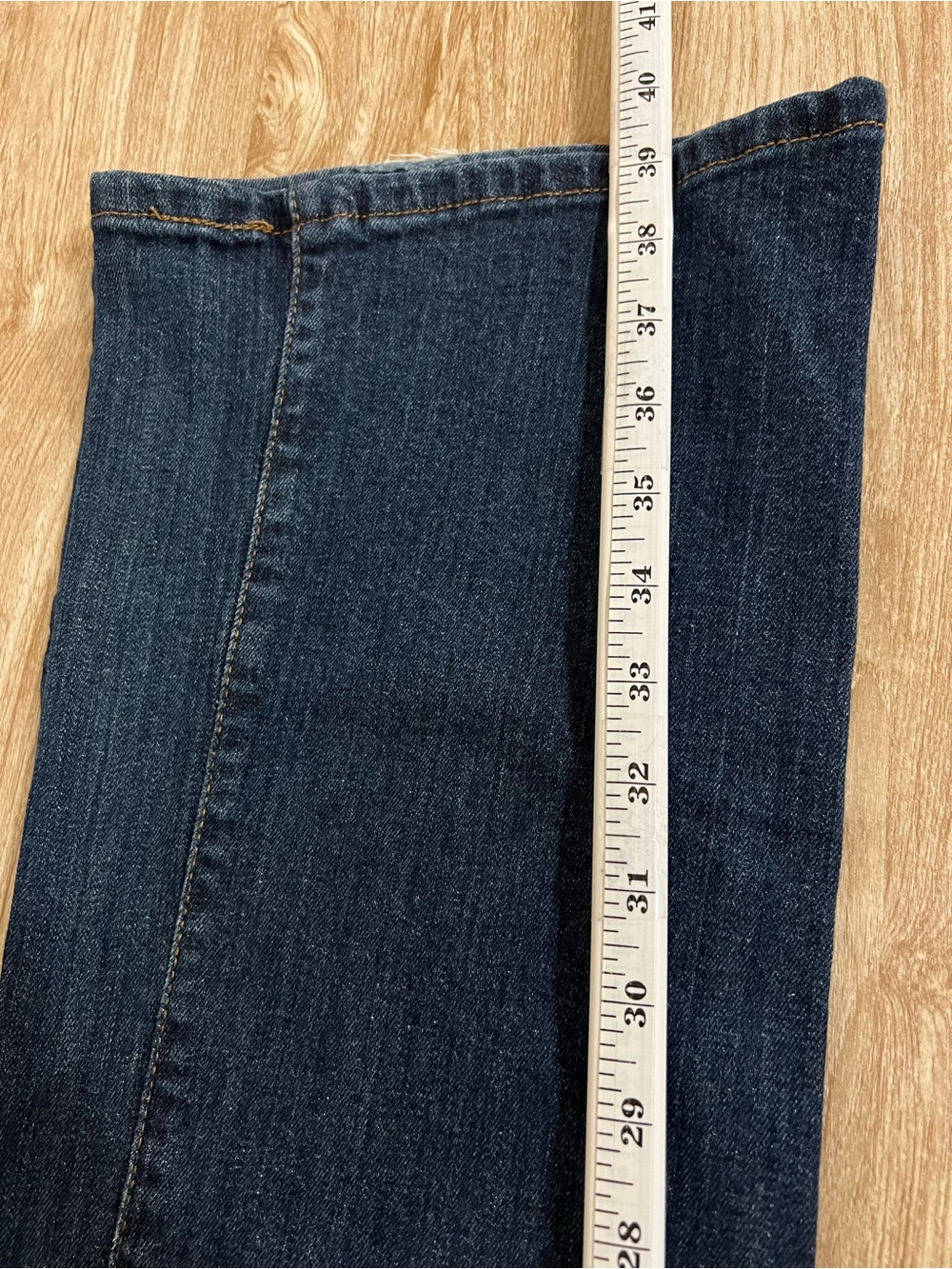 Levi’s  Bootcut Women’s Size 12 Short High Rise Wide Leg Stretch Dark Jeans - Picture 6 of 15